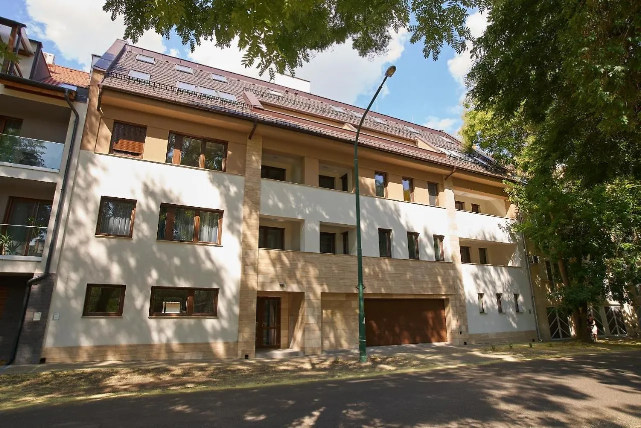 Sunlight Bronze - Szeged Daire Macaristan